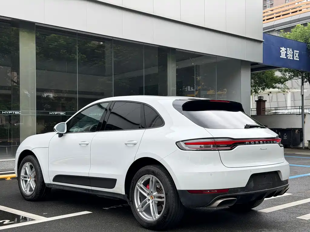 Porsche Macan — миниатюра 7