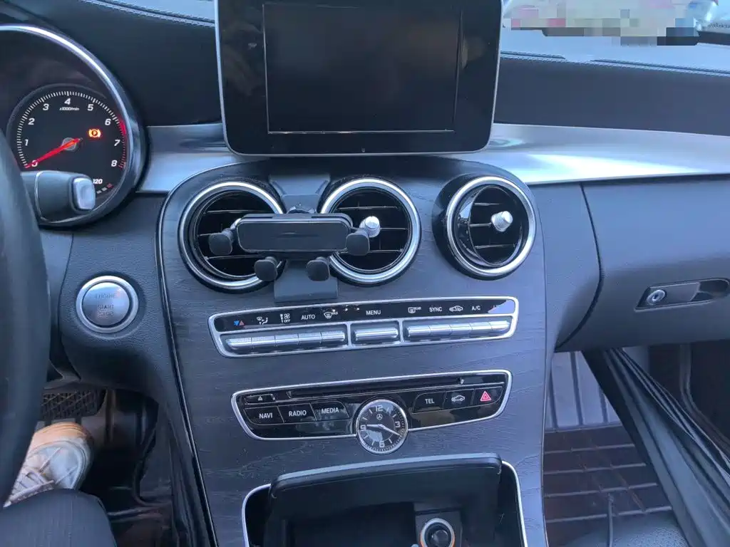 Mercedes-Benz C-Class — миниатюра 6