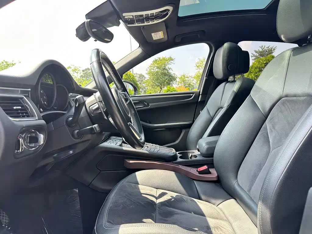 Porsche Macan — миниатюра 15