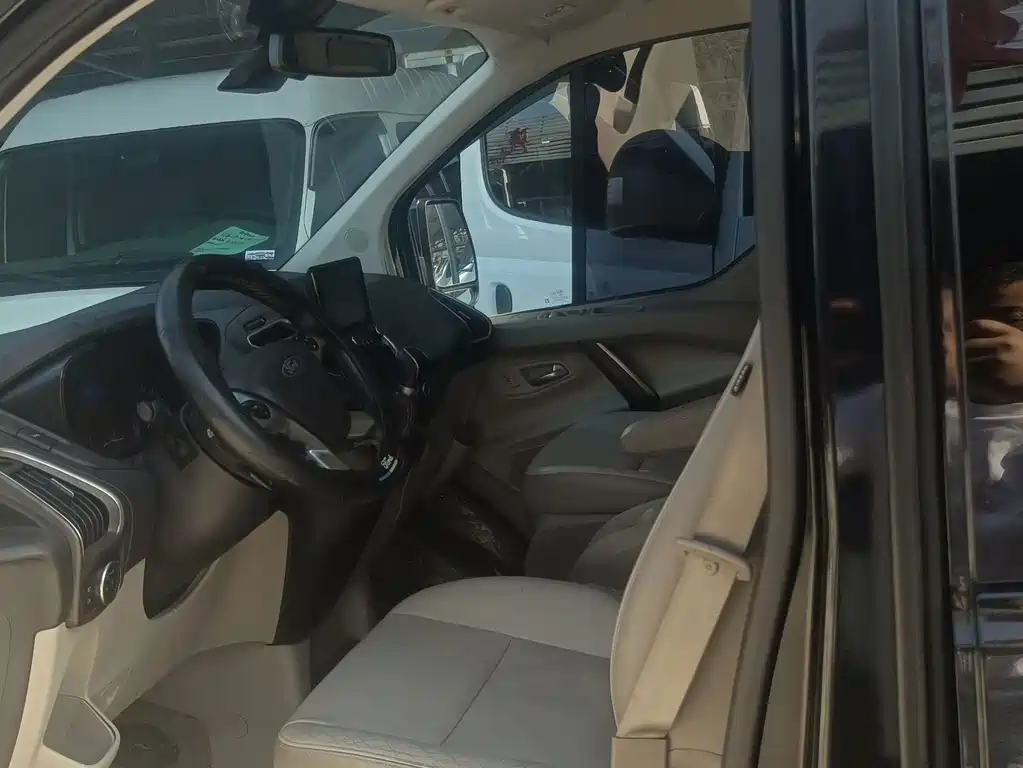 Ford Tourneo — миниатюра 7