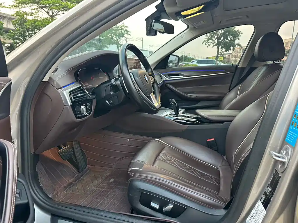 BMW 5 Series — миниатюра 7