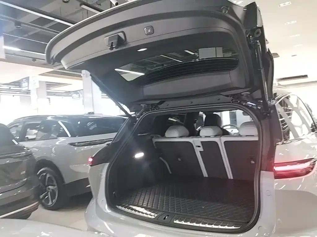 NIO ES6 — миниатюра 19