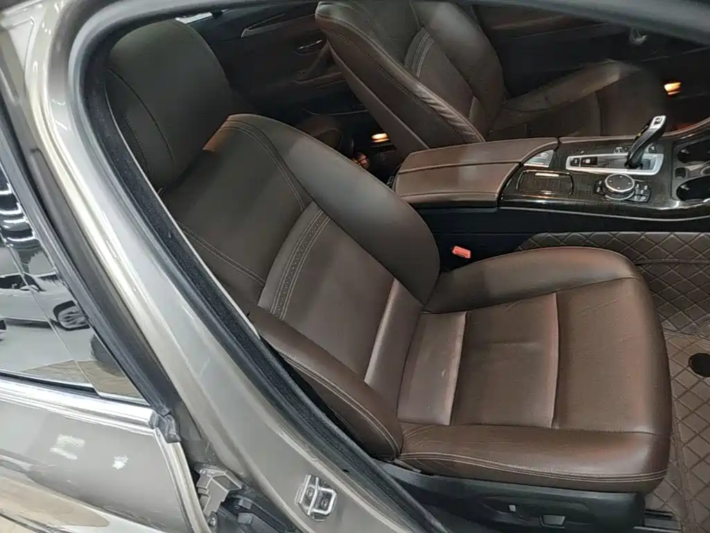 BMW 5 Series — миниатюра 25