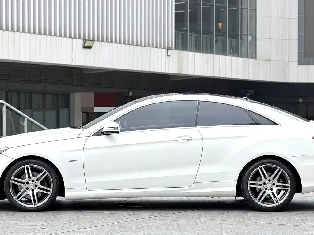 Mercedes-Benz E-Class (Import) — миниатюра 11