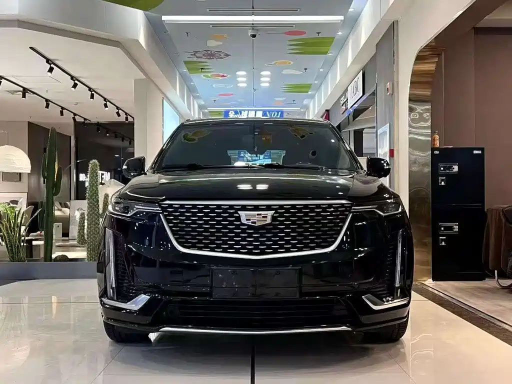 Cadillac XT6 2021 28T мест