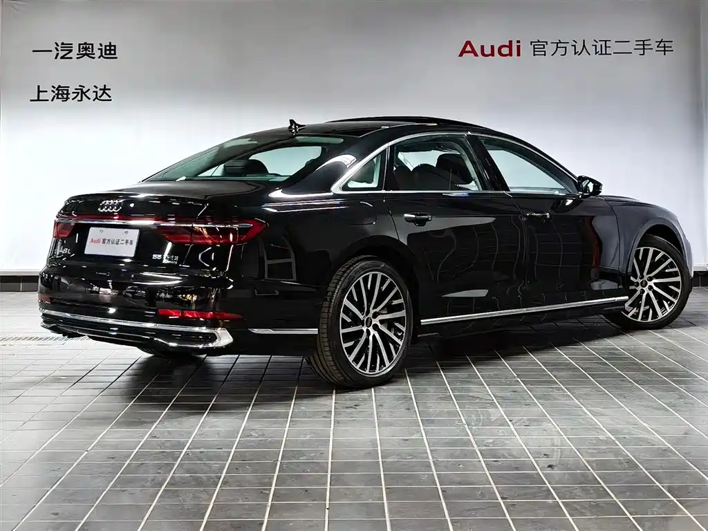 AUDI A8