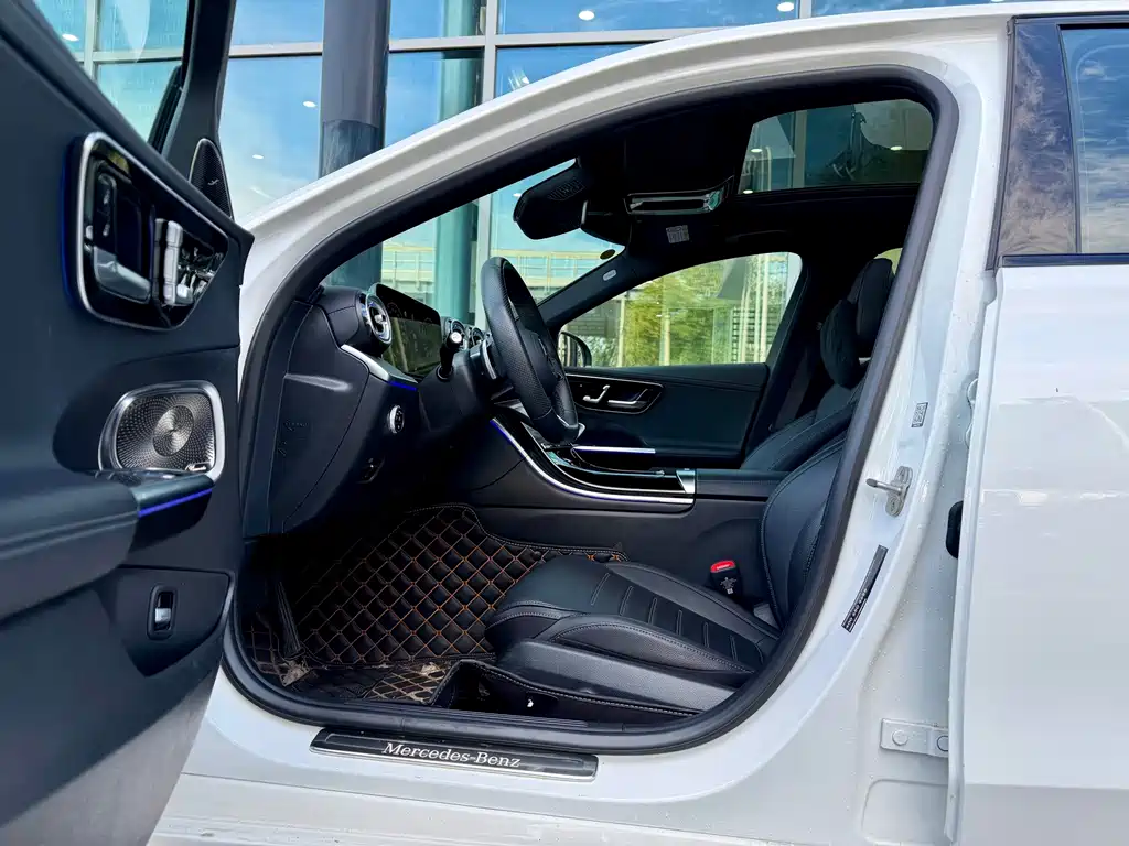 Mercedes-Benz C-Class — миниатюра 4