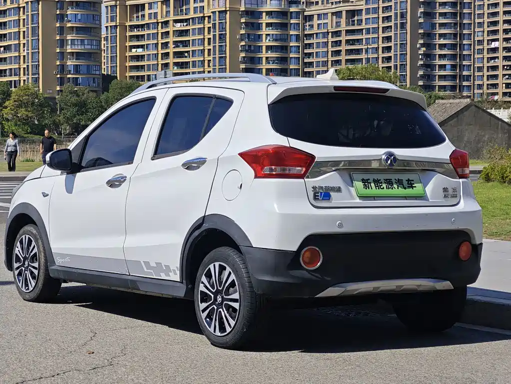 BAIC New Energy EC — миниатюра 5