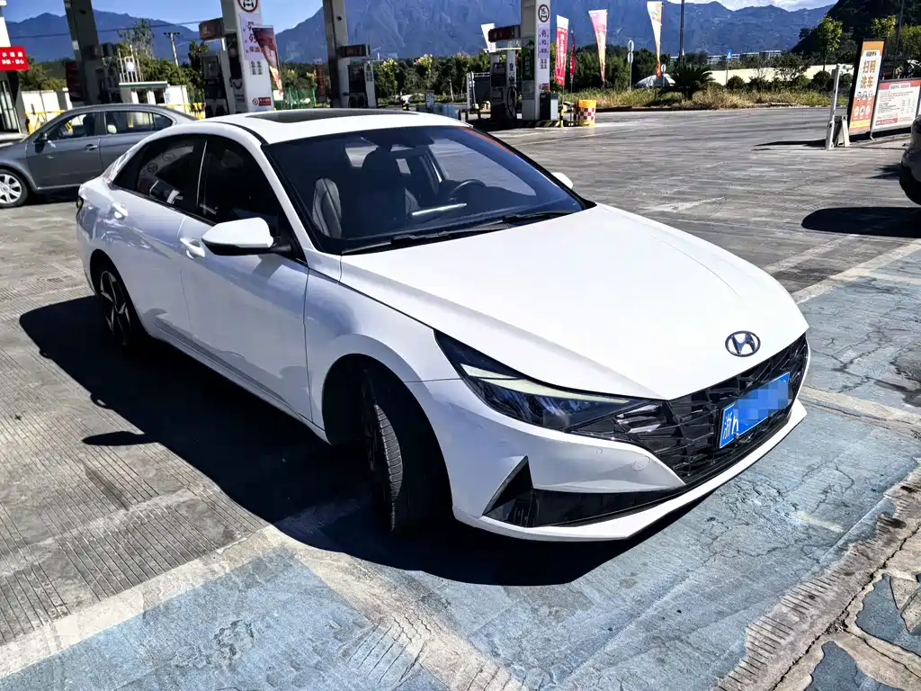 Hyundai Elantra — миниатюра 3