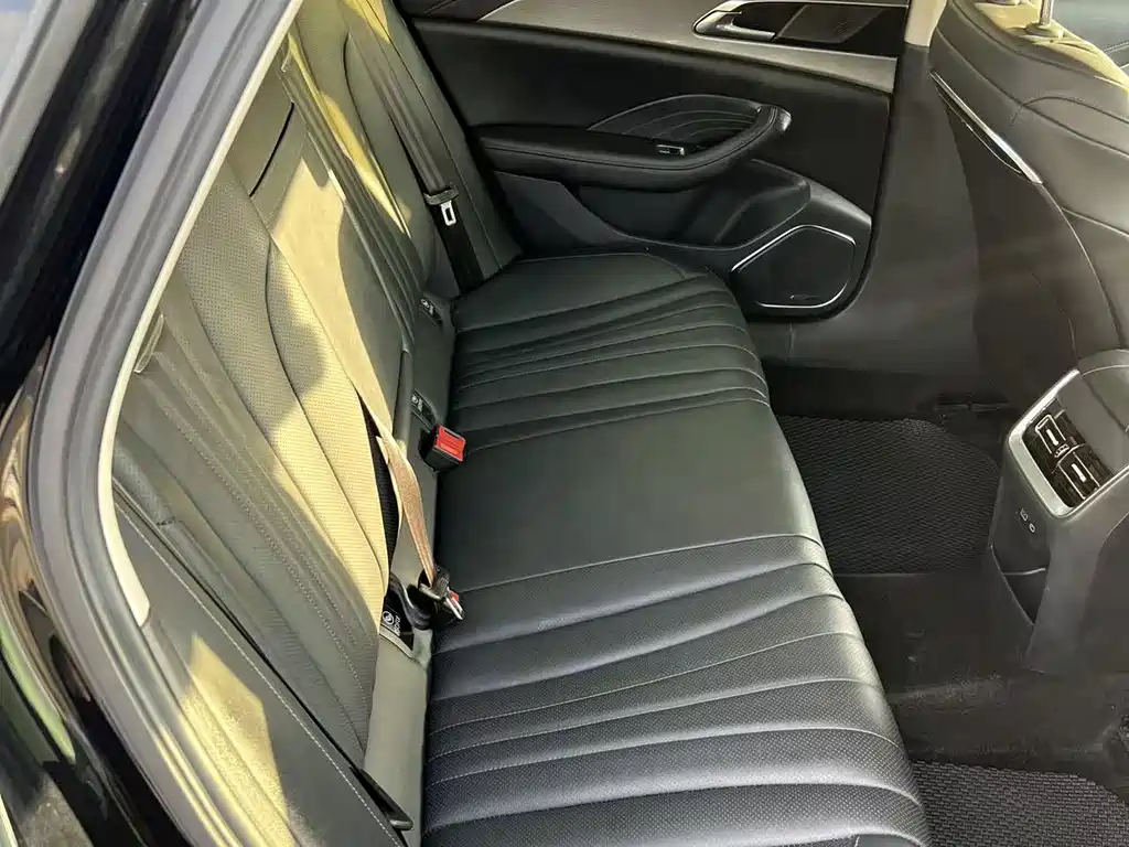 Hongqi Hongqi H5 — миниатюра 14