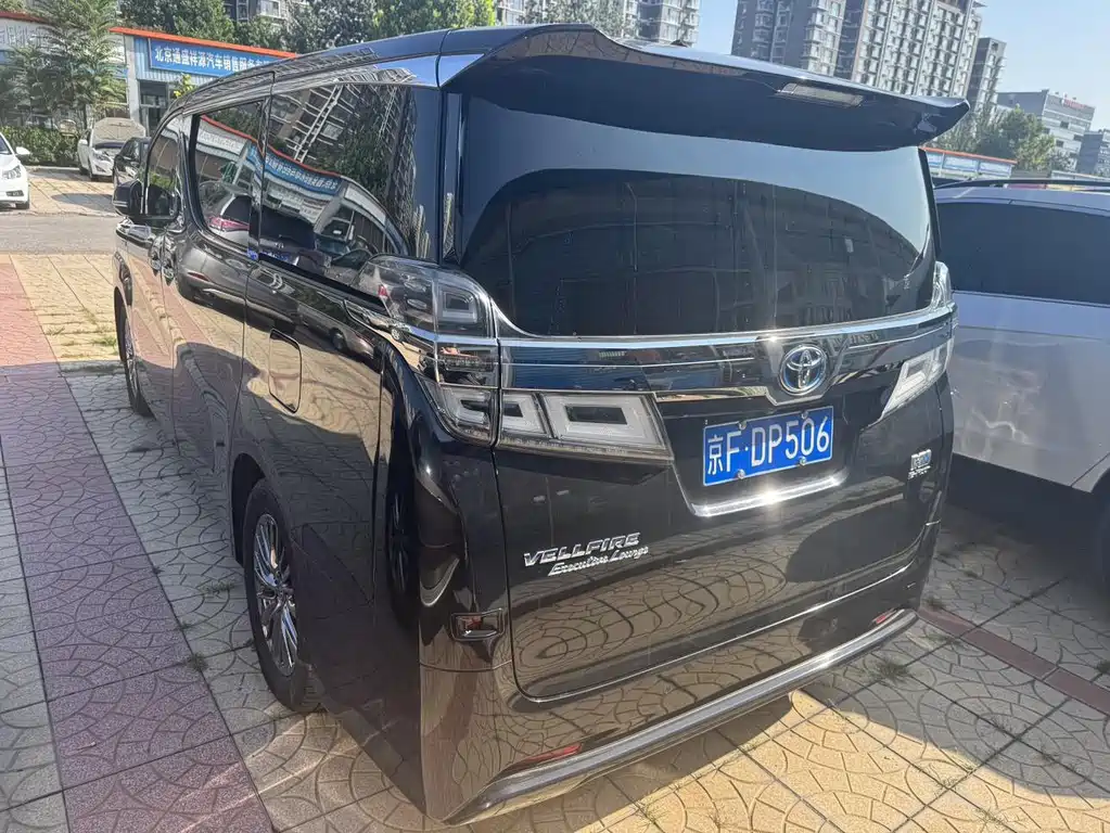 Toyota Vellfire — миниатюра 27