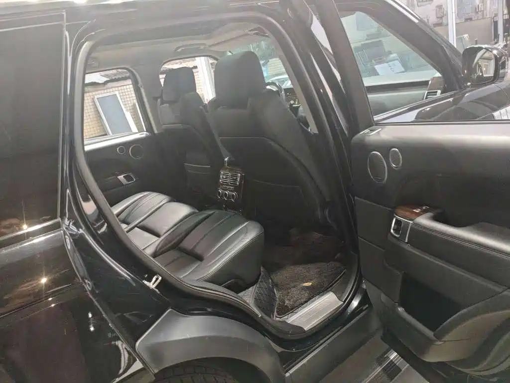 Land Rover Range Rover — миниатюра 8