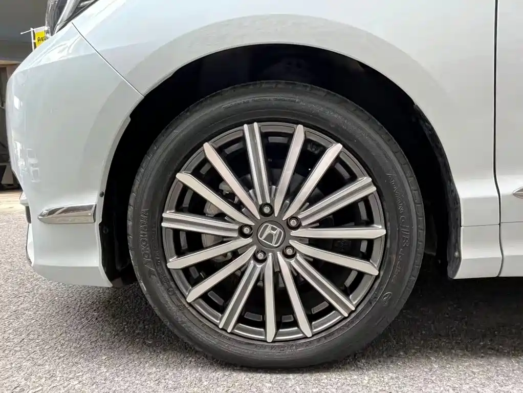 Honda Elysion — миниатюра 6