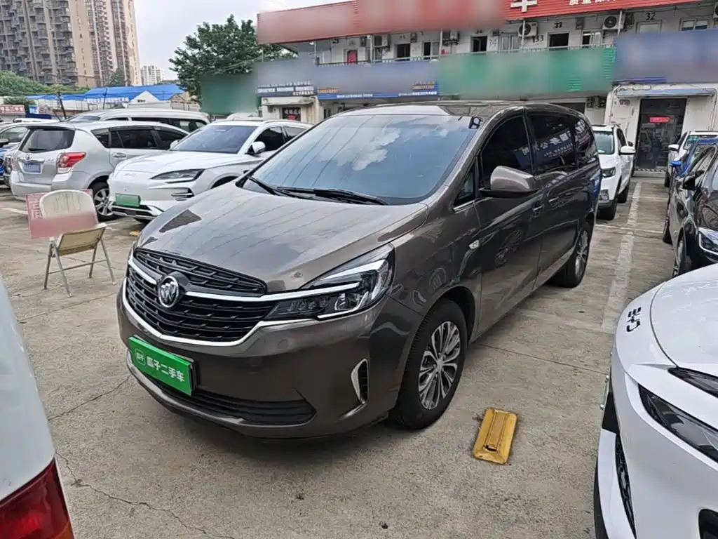 Buick GL8 — миниатюра 2