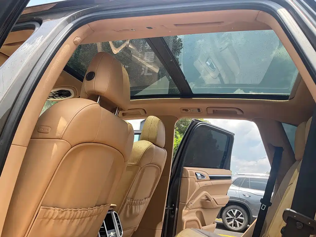 Porsche Cayenne — миниатюра 11