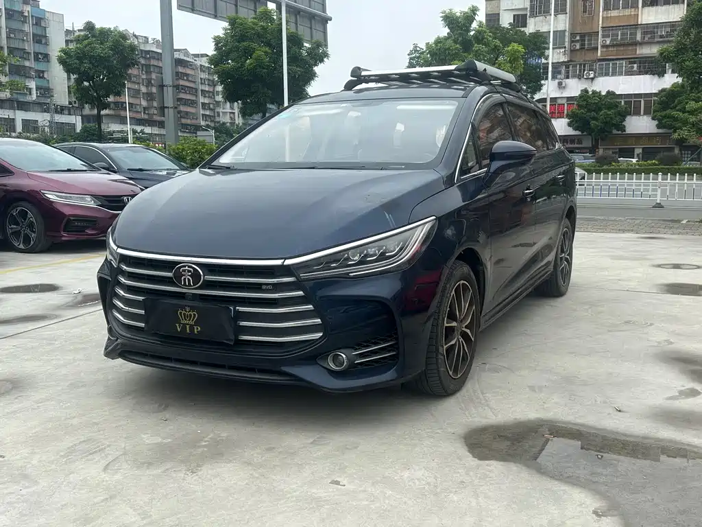 BYD MAX — миниатюра 3
