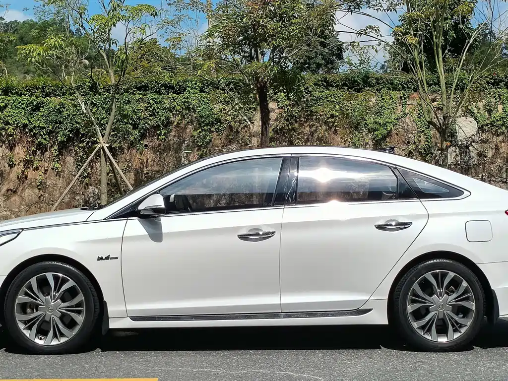 Hyundai Sonata — миниатюра 4