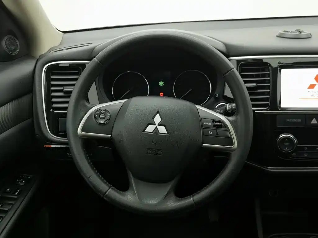 Mitsubishi Outlander (Import) — миниатюра 11