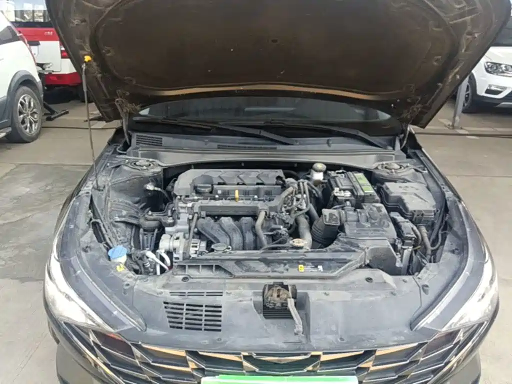 Hyundai Elantra — миниатюра 20