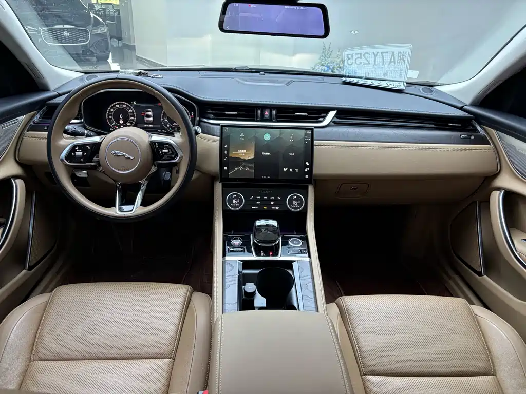 Jaguar XFL — миниатюра 4