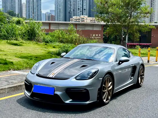 PORSCHE  718 2018