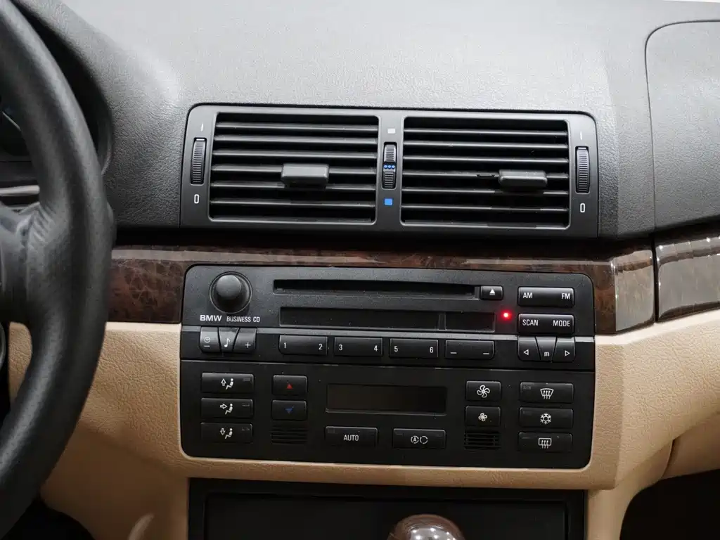 BMW 3 Series — миниатюра 13