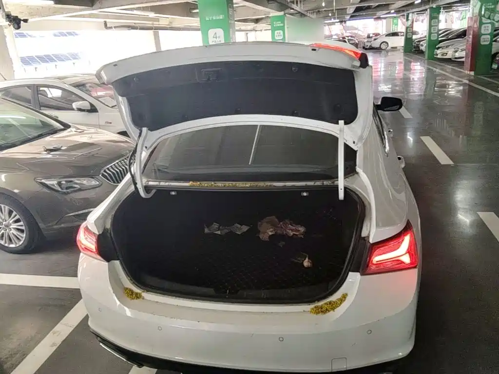 Chevrolet Malibu XL — миниатюра 10