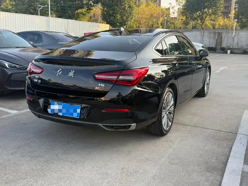 Hongqi Hongqi H5 — миниатюра 12