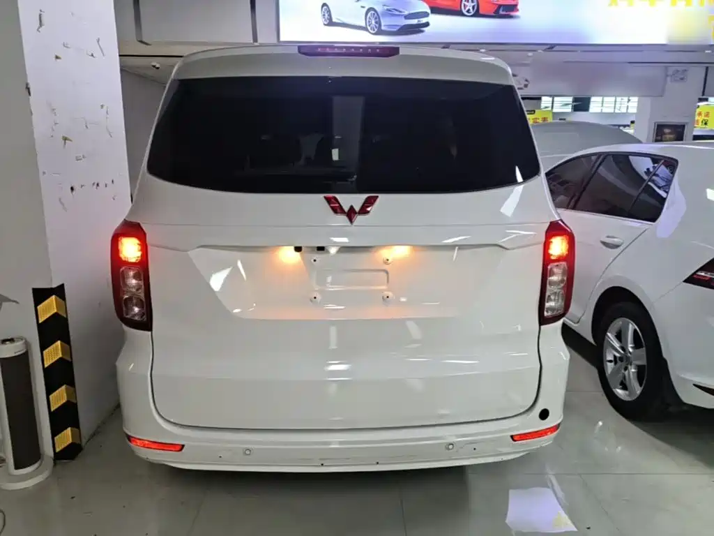 Wuling Hongguang — миниатюра 6