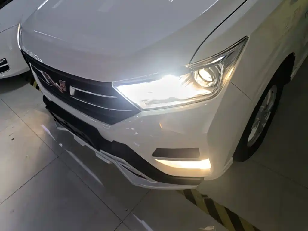 Wuling Hongguang — миниатюра 24