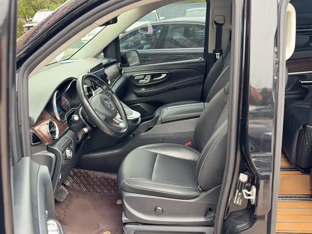 Mercedes-Benz V-Class — миниатюра 12