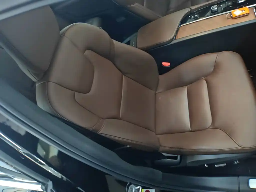 Volvo S90 — миниатюра 25