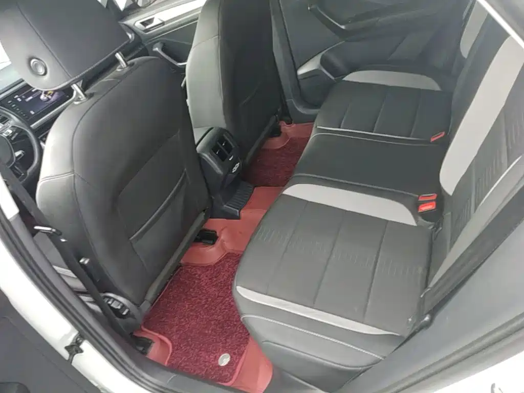 Volkswagen T-Roc — миниатюра 17