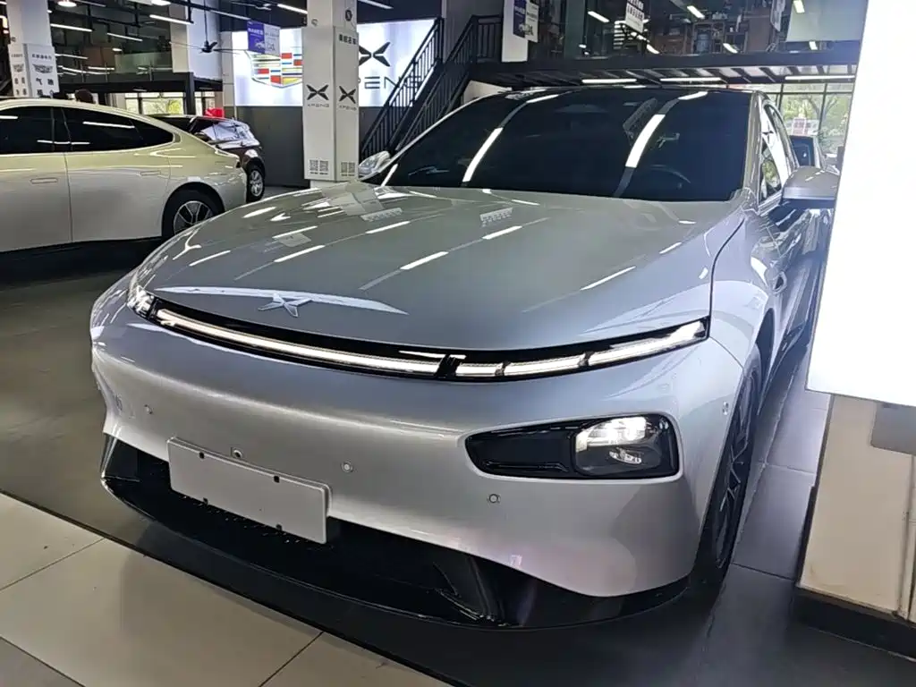 XPeng P7 — миниатюра 2