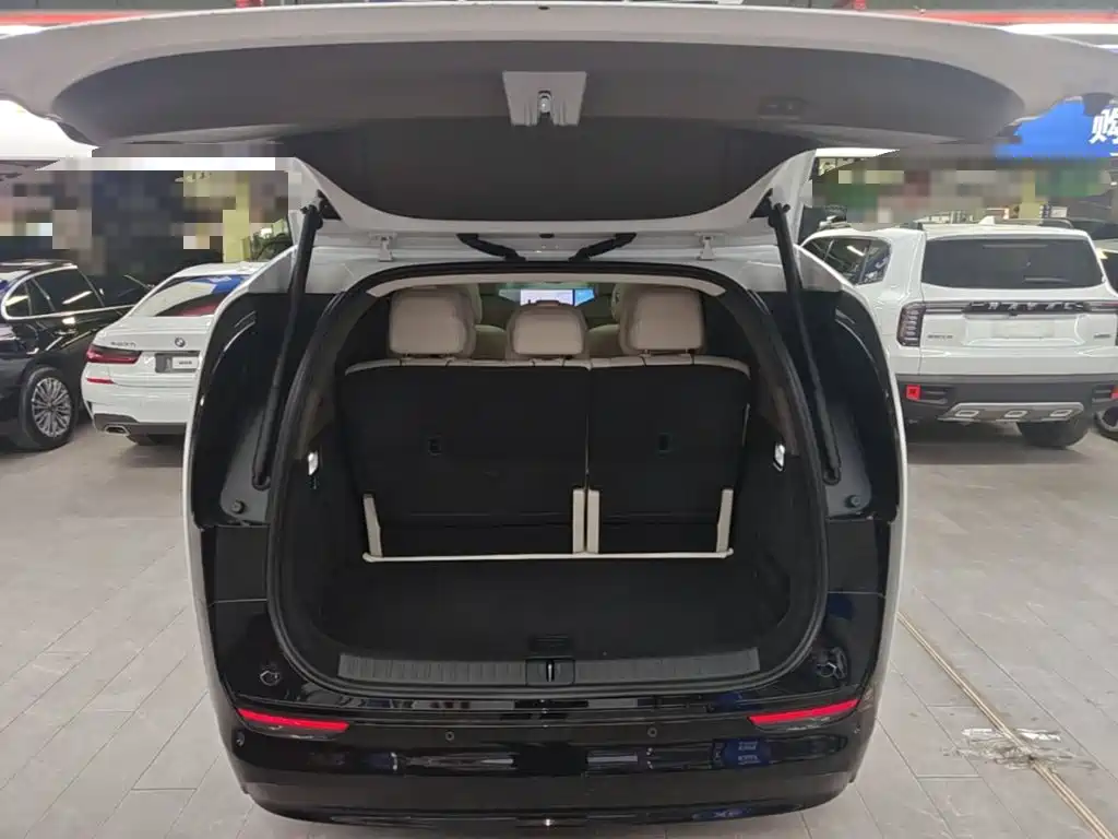 Li Auto Li MEGA — миниатюра 19