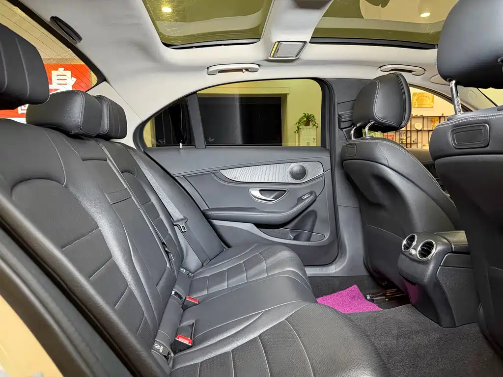 Mercedes-Benz C-Class — миниатюра 14