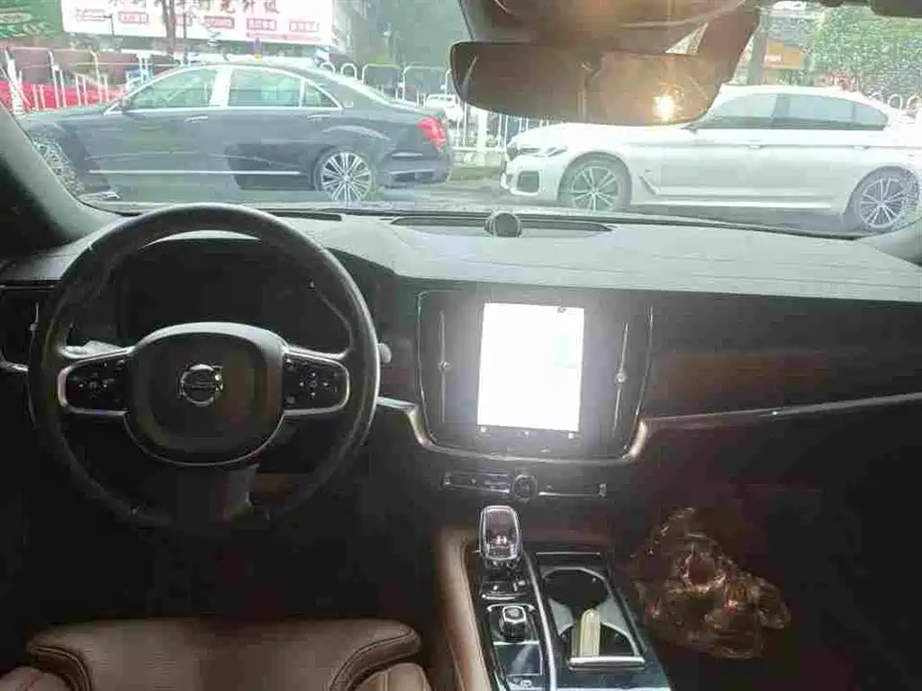 Volvo S90 PHEV — миниатюра 2