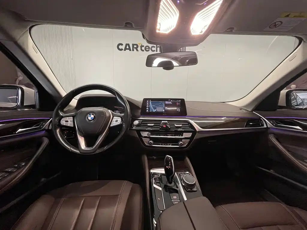 BMW 5 Series — миниатюра 13