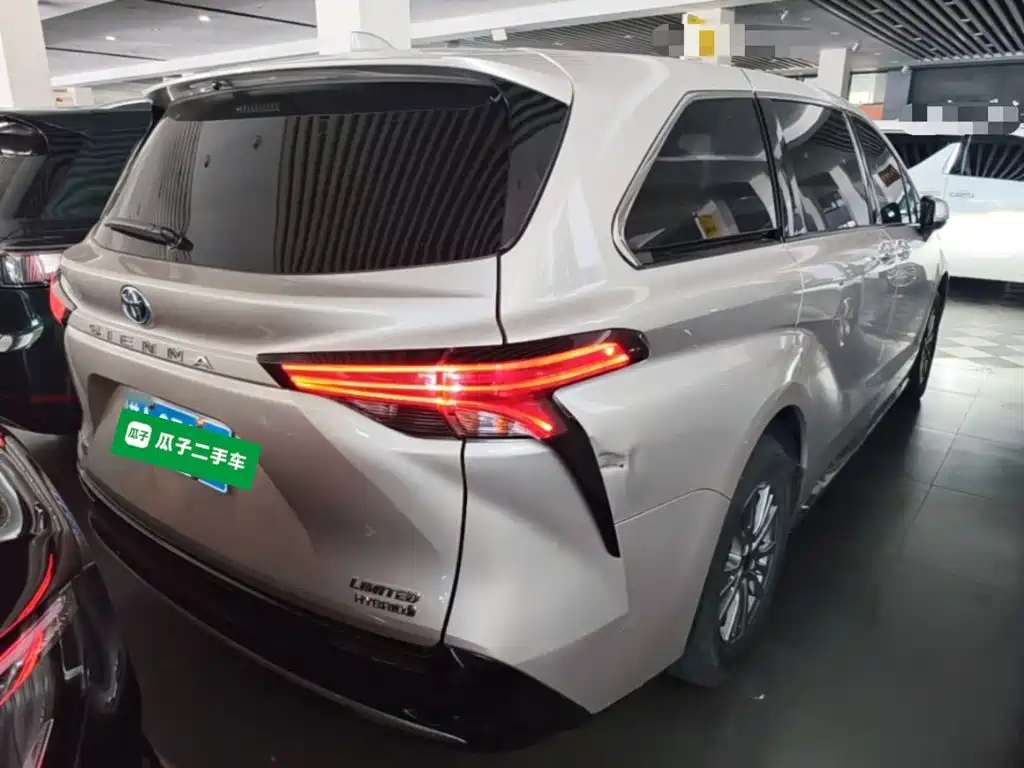 Toyota Sienna — миниатюра 7