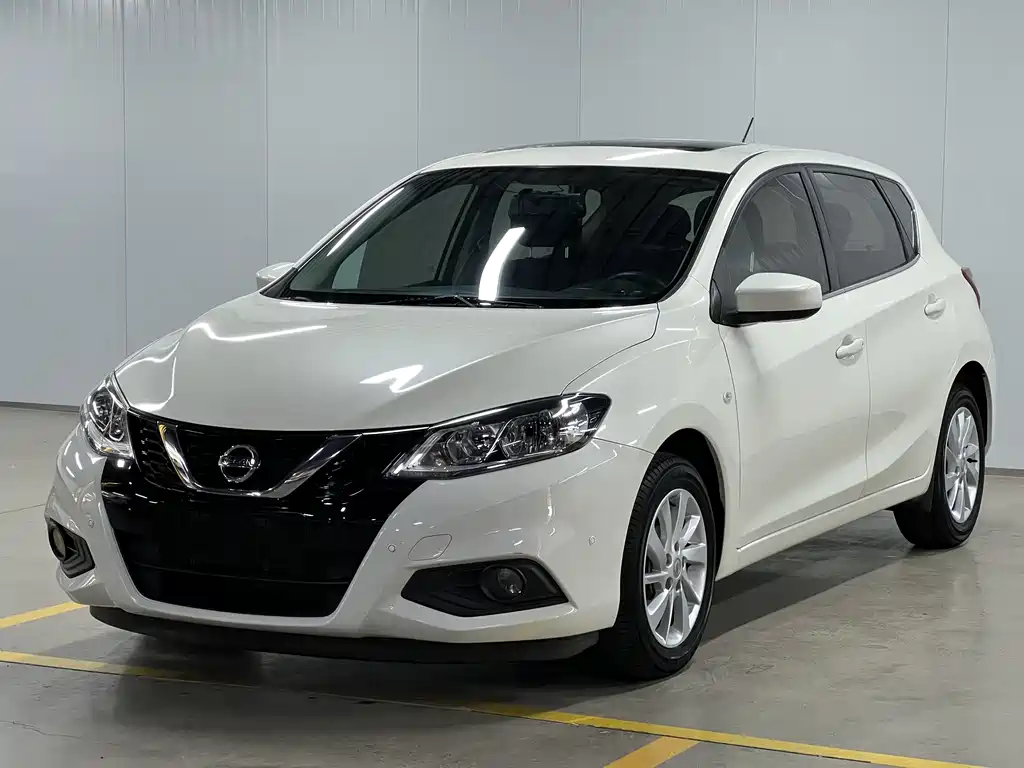 Купить Nissan Tiida