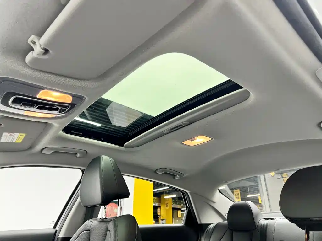 Hyundai Elantra — миниатюра 16