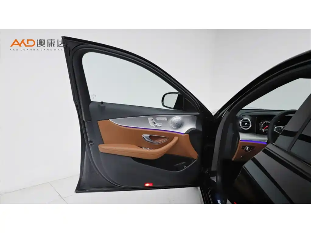 Mercedes-Benz E-Class (Import) — миниатюра 10