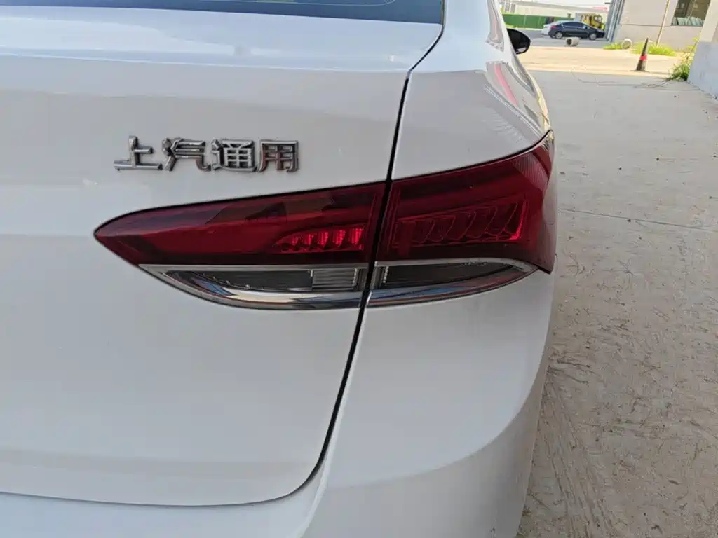 Buick Excelle — миниатюра 8