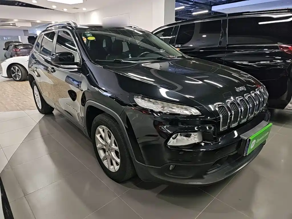 Jeep Cherokee — миниатюра 4