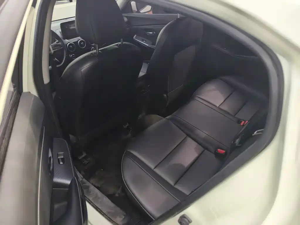Nissan Sylphy — миниатюра 6