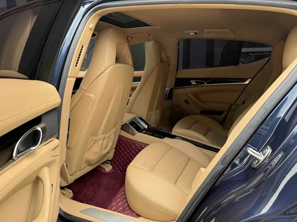 Porsche Panamera 2014 Panamera 4 3.0T