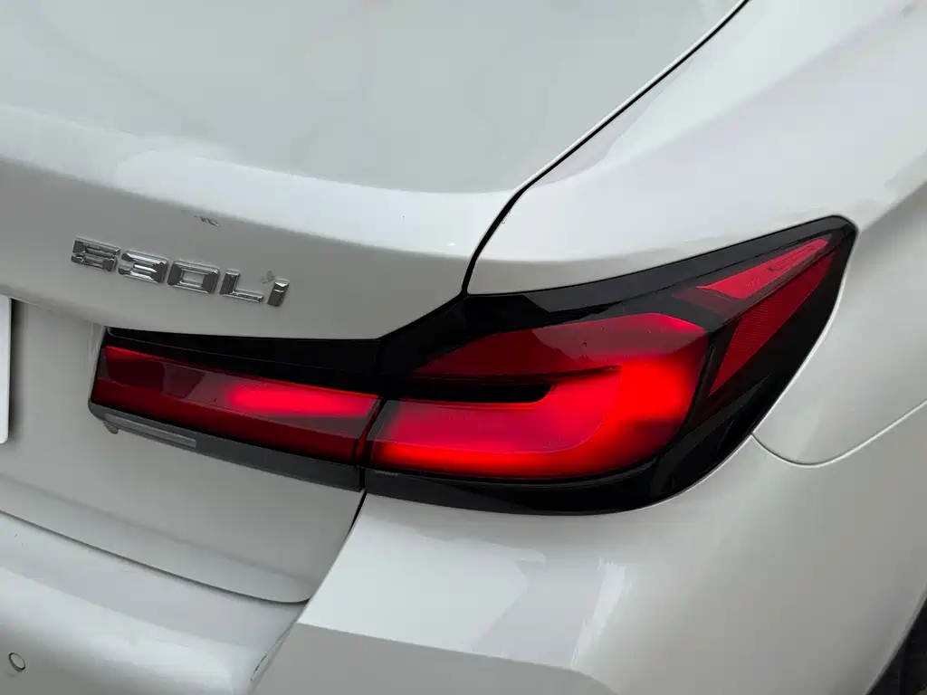 BMW 5 Series — миниатюра 33