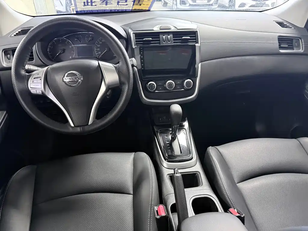 Nissan Tiida — миниатюра 12