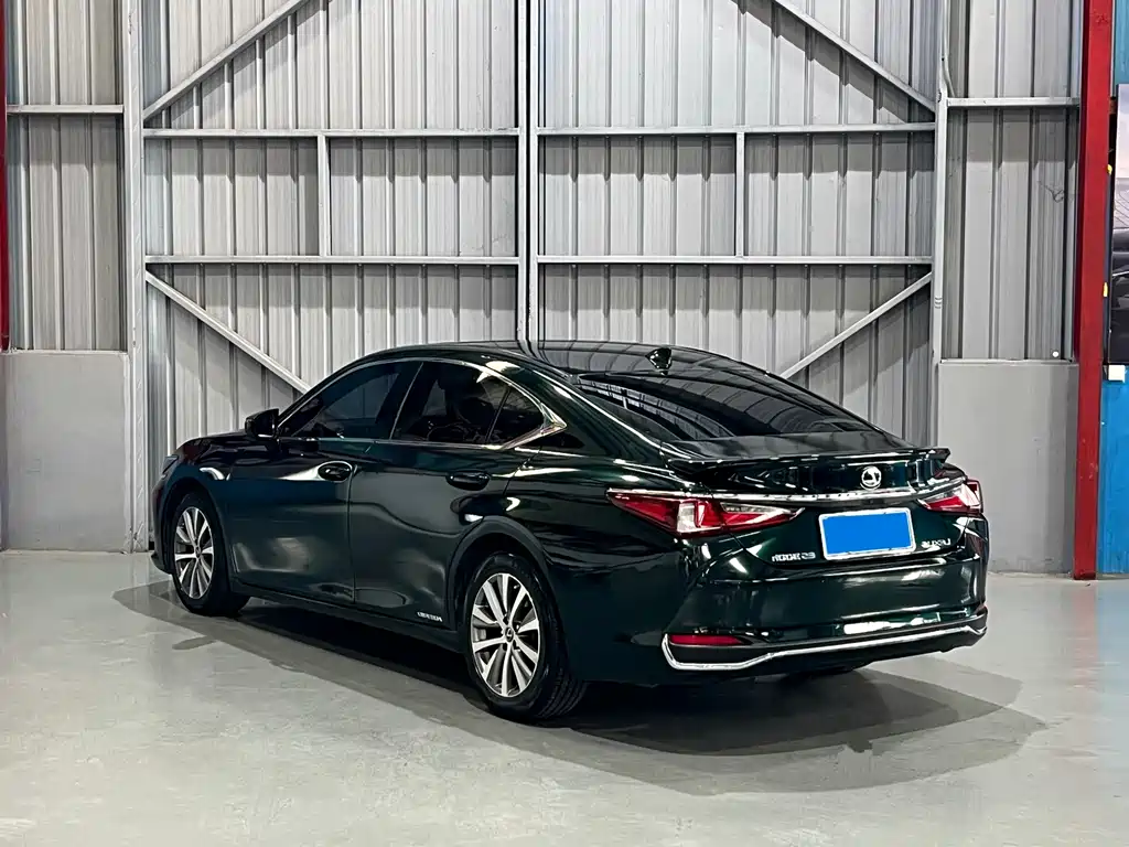 Lexus ES — миниатюра 9