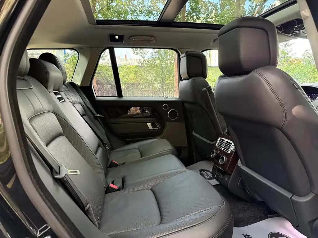 Land Rover Range Rover — миниатюра 8